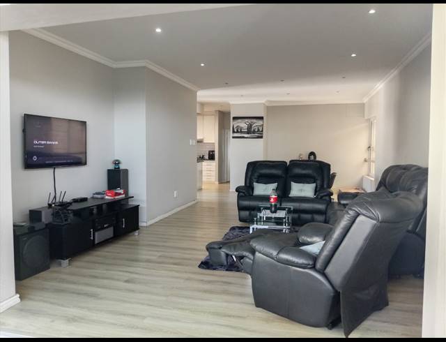 2 BEDROOM PENTHOUSE TO LET IN UMHLANGA RIDGE